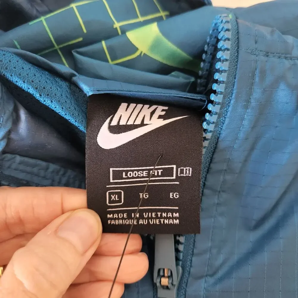 Nike Sportswear Windrunner Big Kids Jacket Large, unisex XL wind breaker